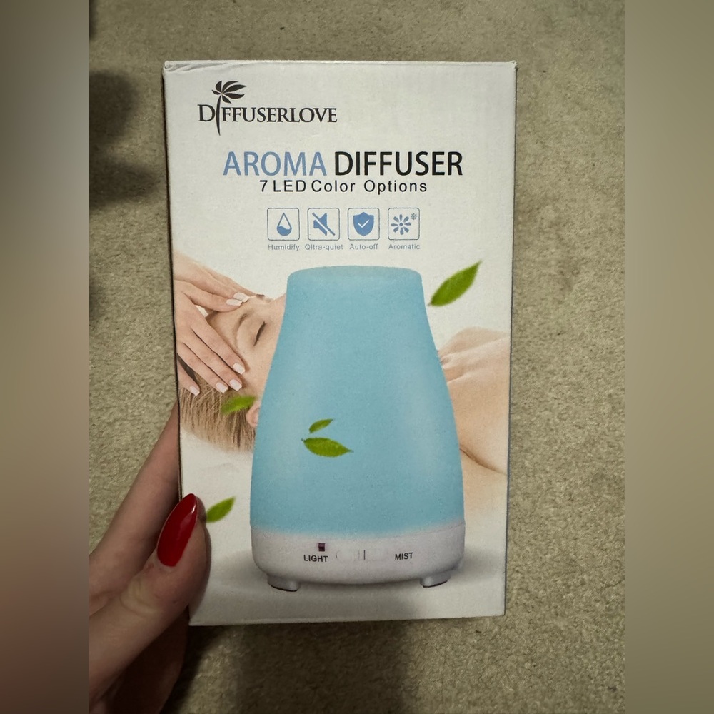 ✨HOST PICK x2✨ - Brand new aroma diffuser for sale!